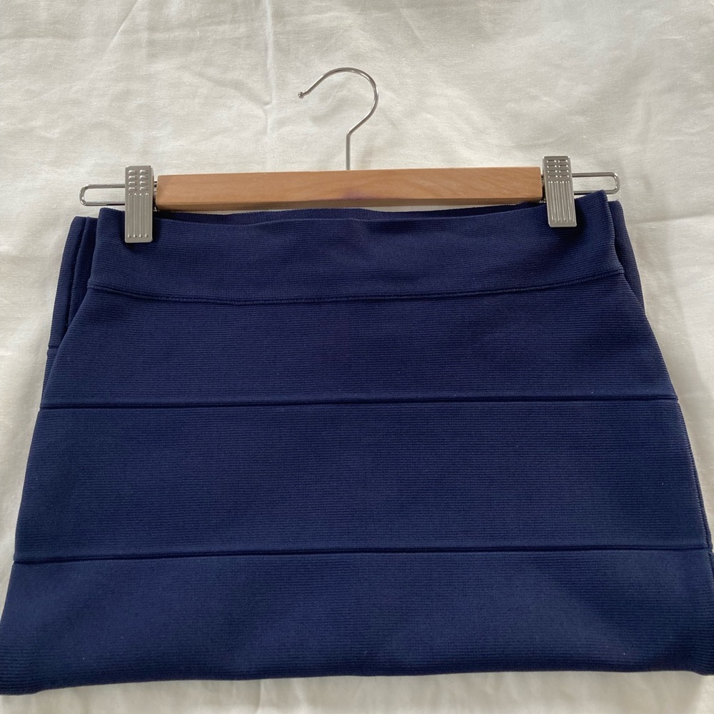 BCBG NAVY BANDAGE SKIRT